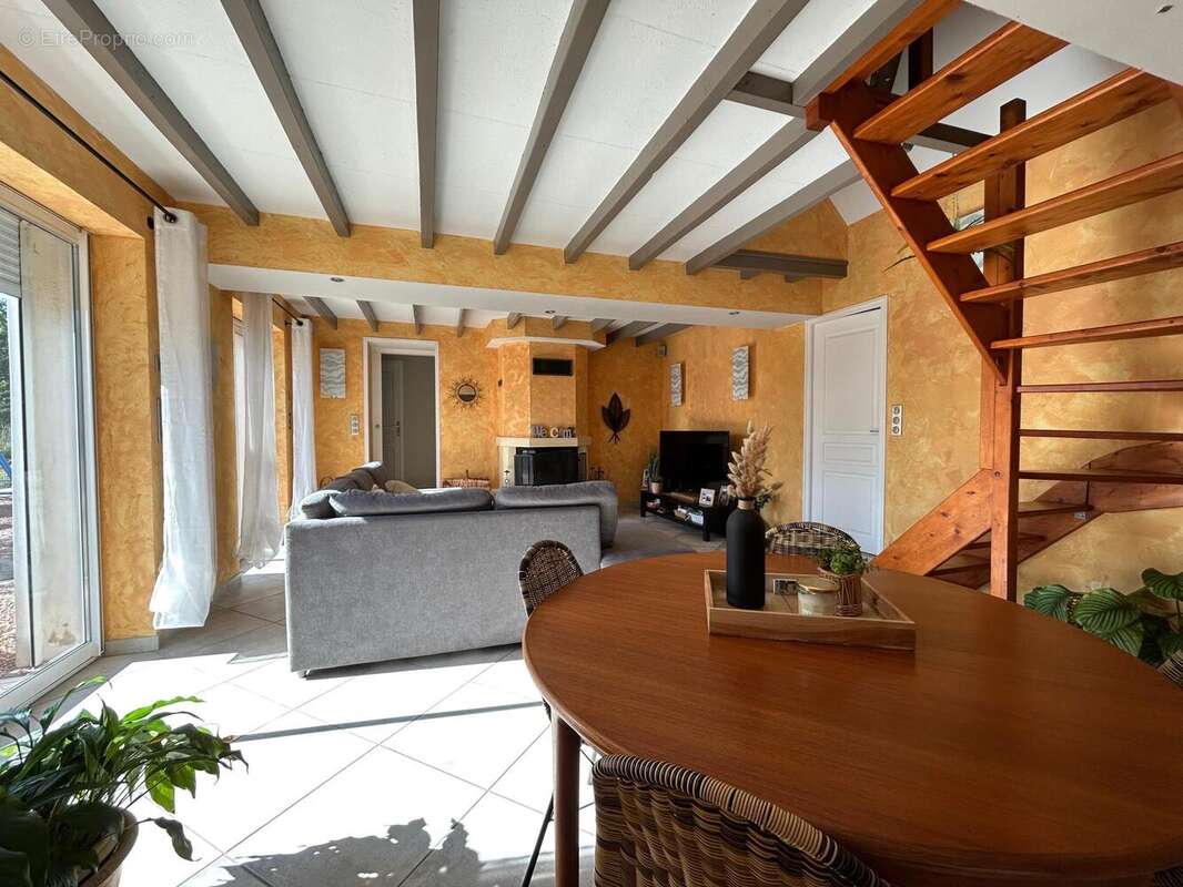 Photo 3 - Maison à MARCENAT