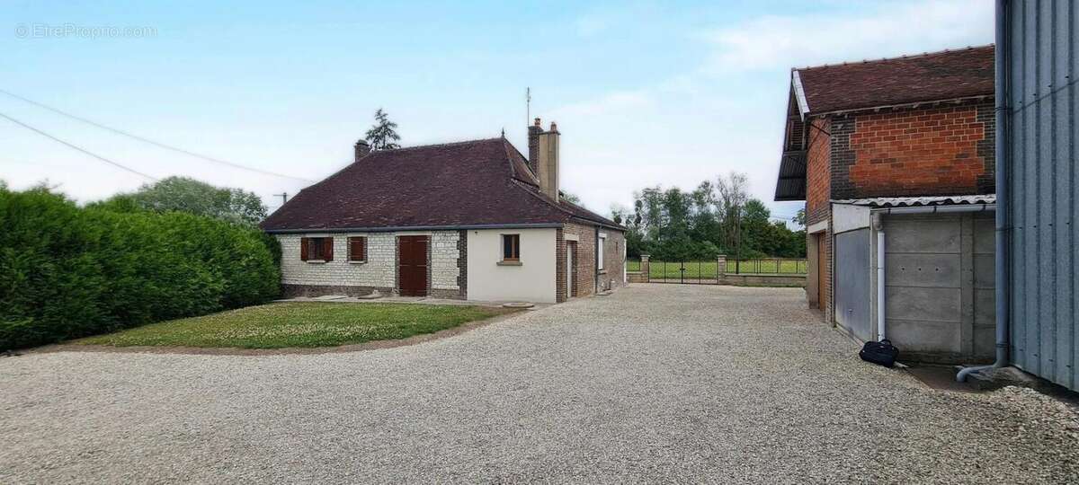 Photo 2 - Maison à MONTIGNY-LES-MONTS