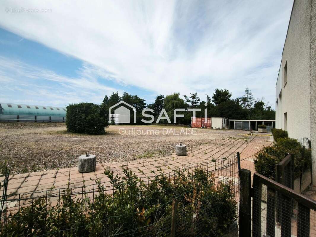 Photo 2 - Commerce à VERNEUIL-EN-HALATTE