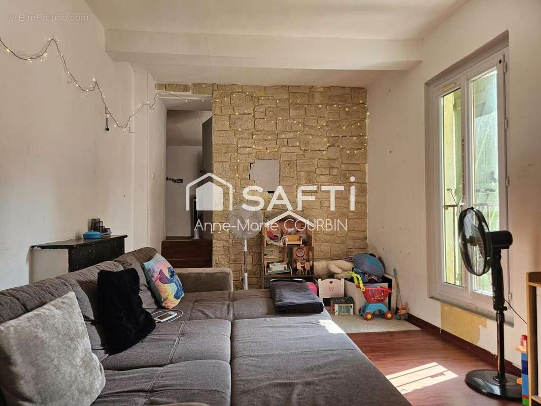 Photo 3 - Commerce à ABEILHAN