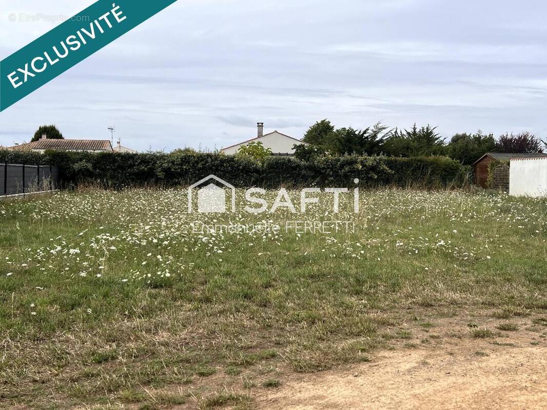 Photo 1 - Terrain à ANGLES