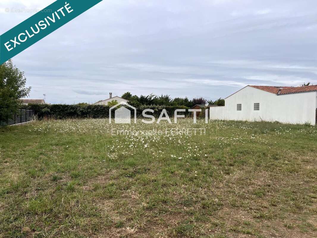 Photo 2 - Terrain à ANGLES