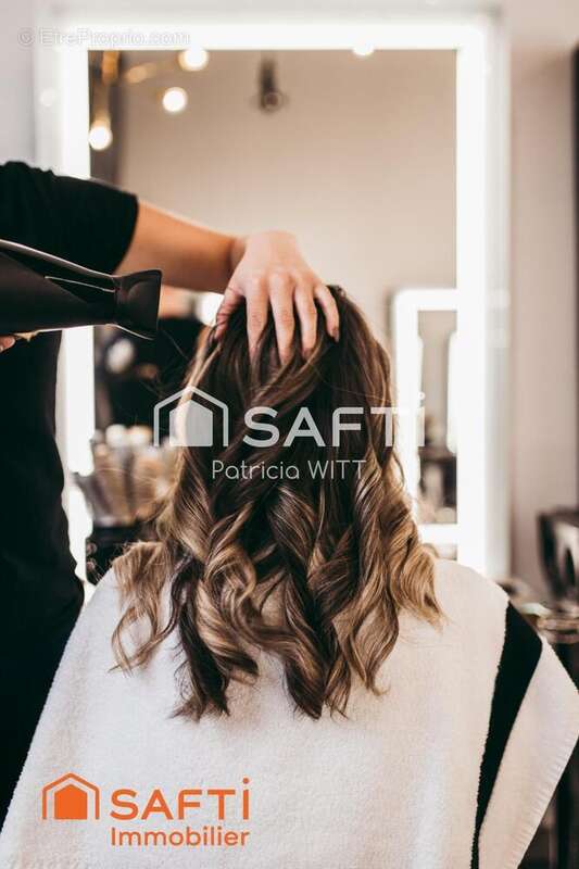 Photo 2 - Commerce à AMBILLY