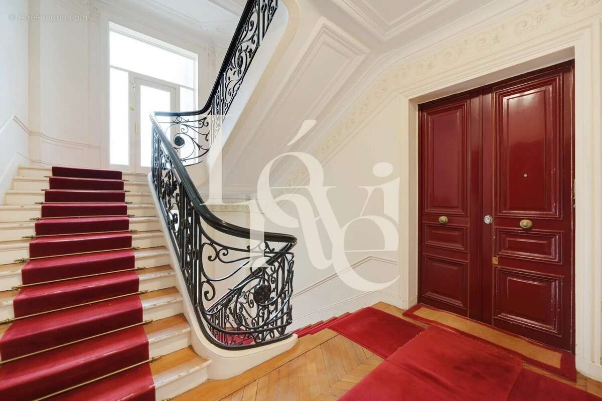 Appartement à PARIS-8E