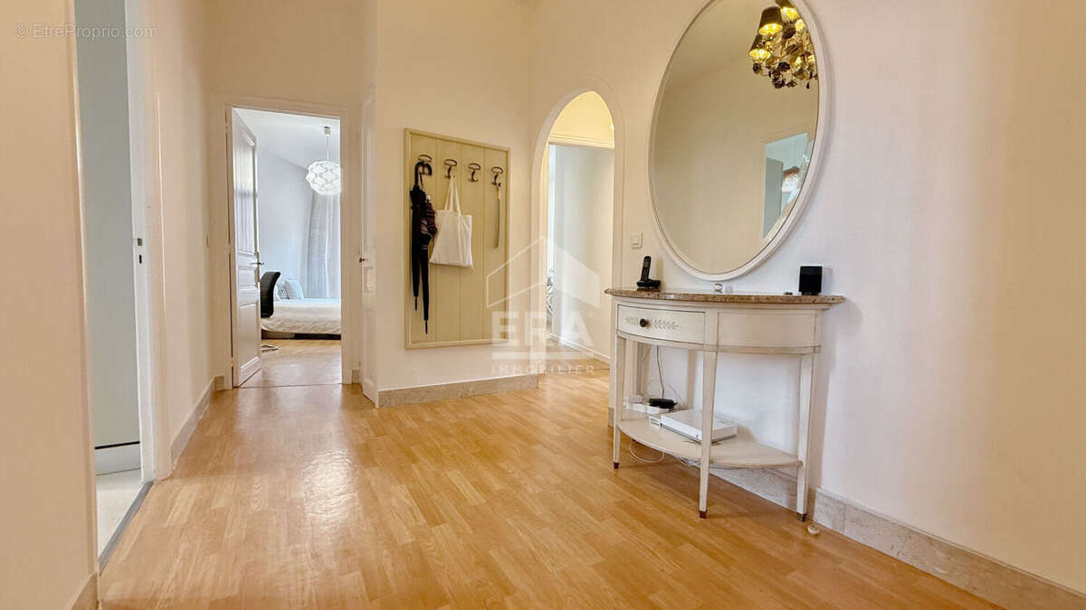 Appartement à ROQUEBRUNE-CAP-MARTIN