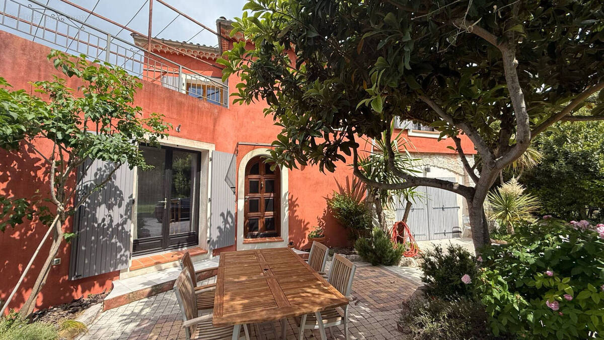 Maison à TOURRETTE-LEVENS