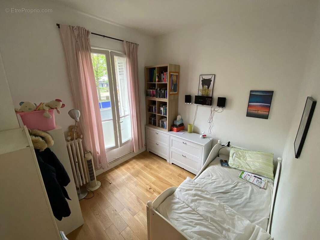 2 eme chambre - Appartement à SAINT-DENIS