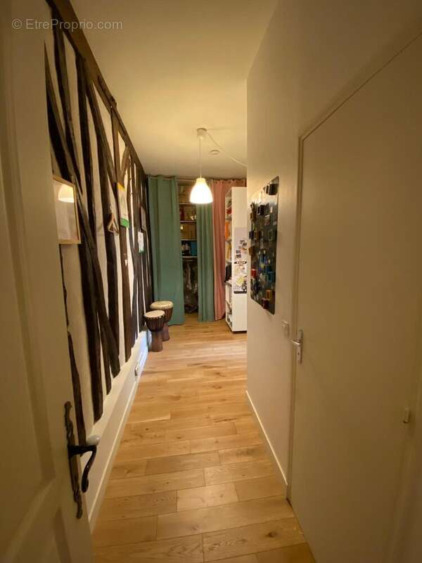 couloir - Appartement à SAINT-DENIS