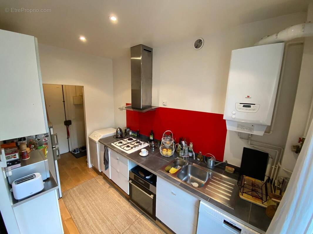 cuisine équipée - Appartement à SAINT-DENIS