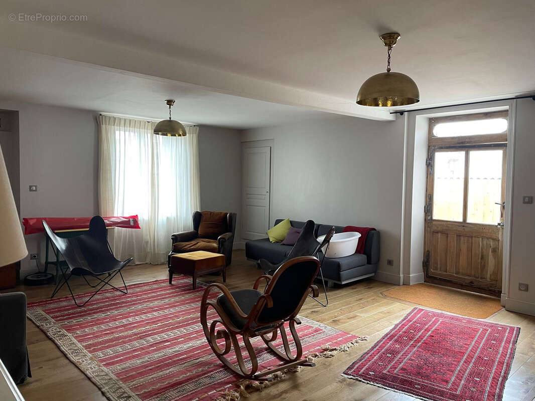 Maison à NOIRETABLE