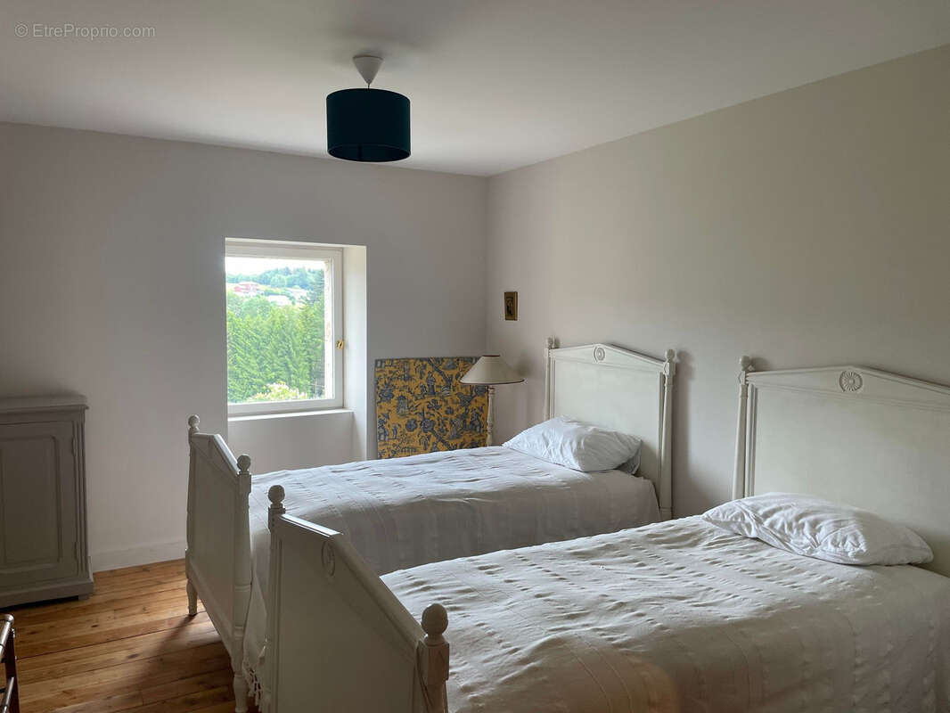 Maison à NOIRETABLE