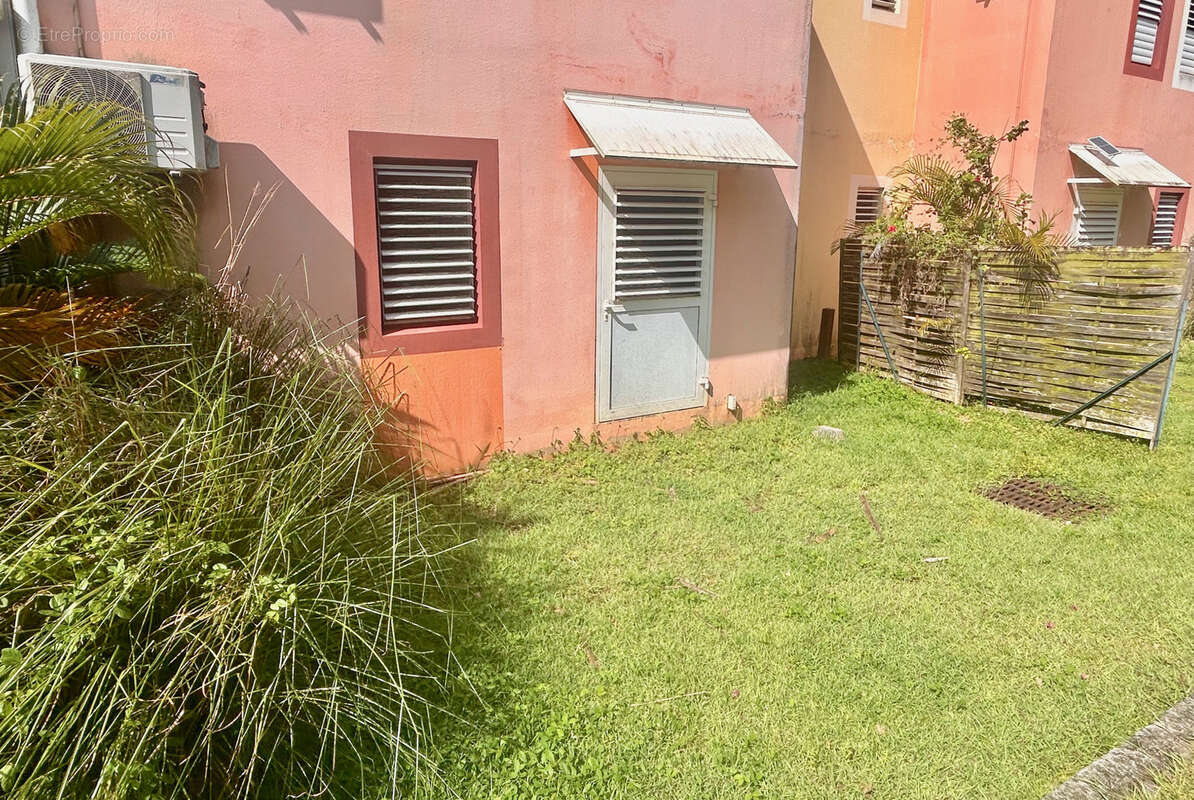 Appartement à LAMENTIN