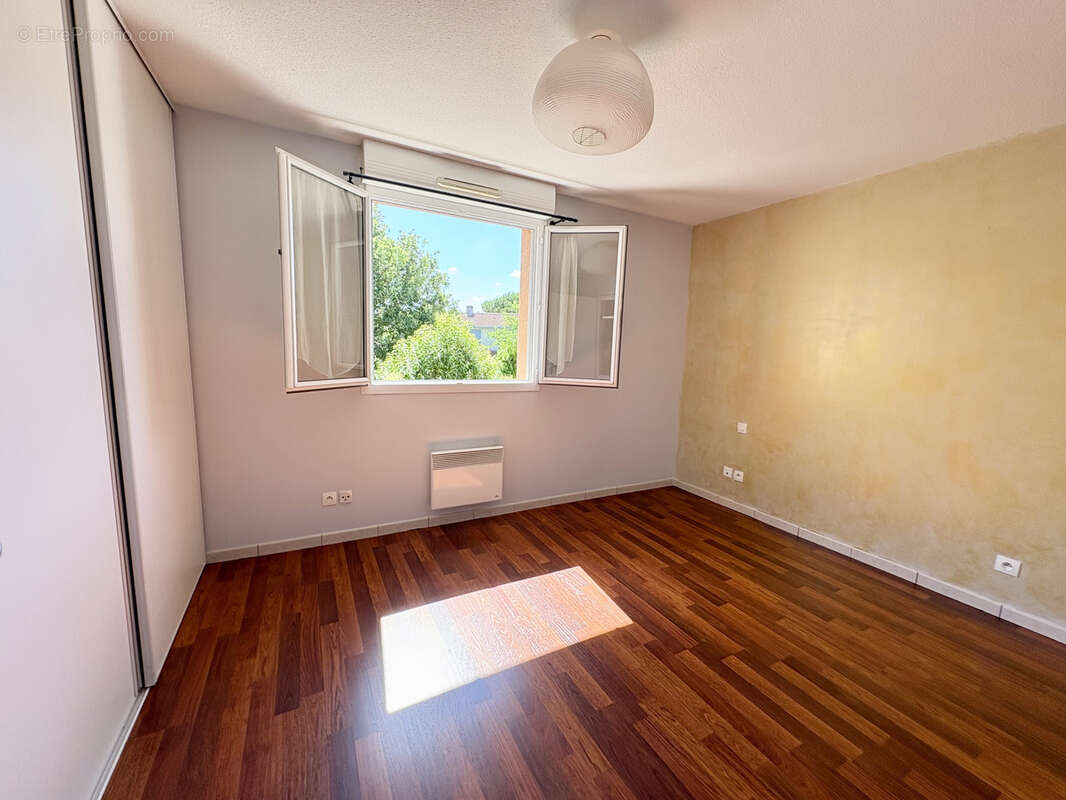 Maison à LA SALVETAT-SAINT-GILLES