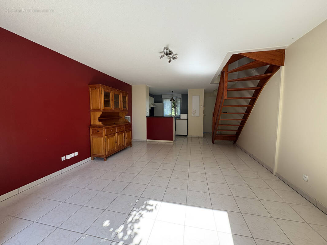 Maison à LA SALVETAT-SAINT-GILLES