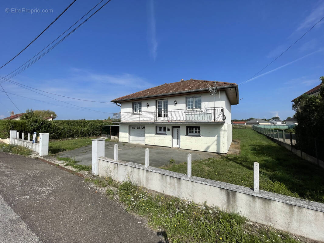 Maison à MAGNY-VERNOIS