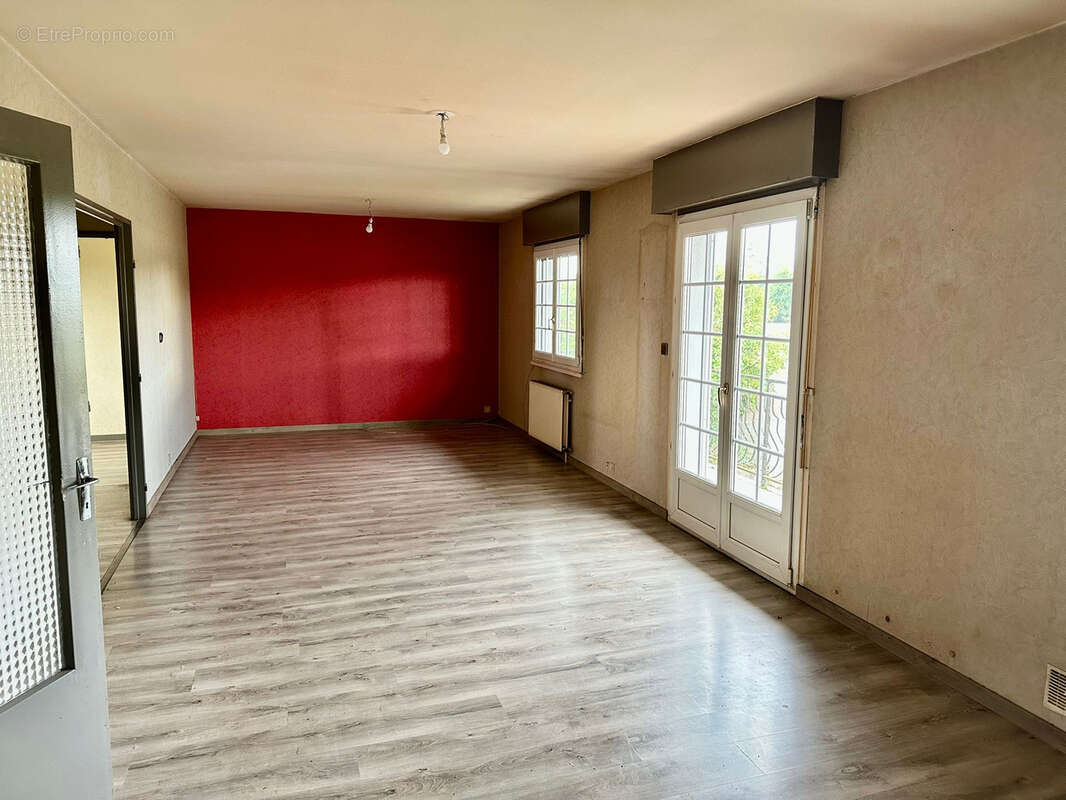 Maison à MAGNY-VERNOIS