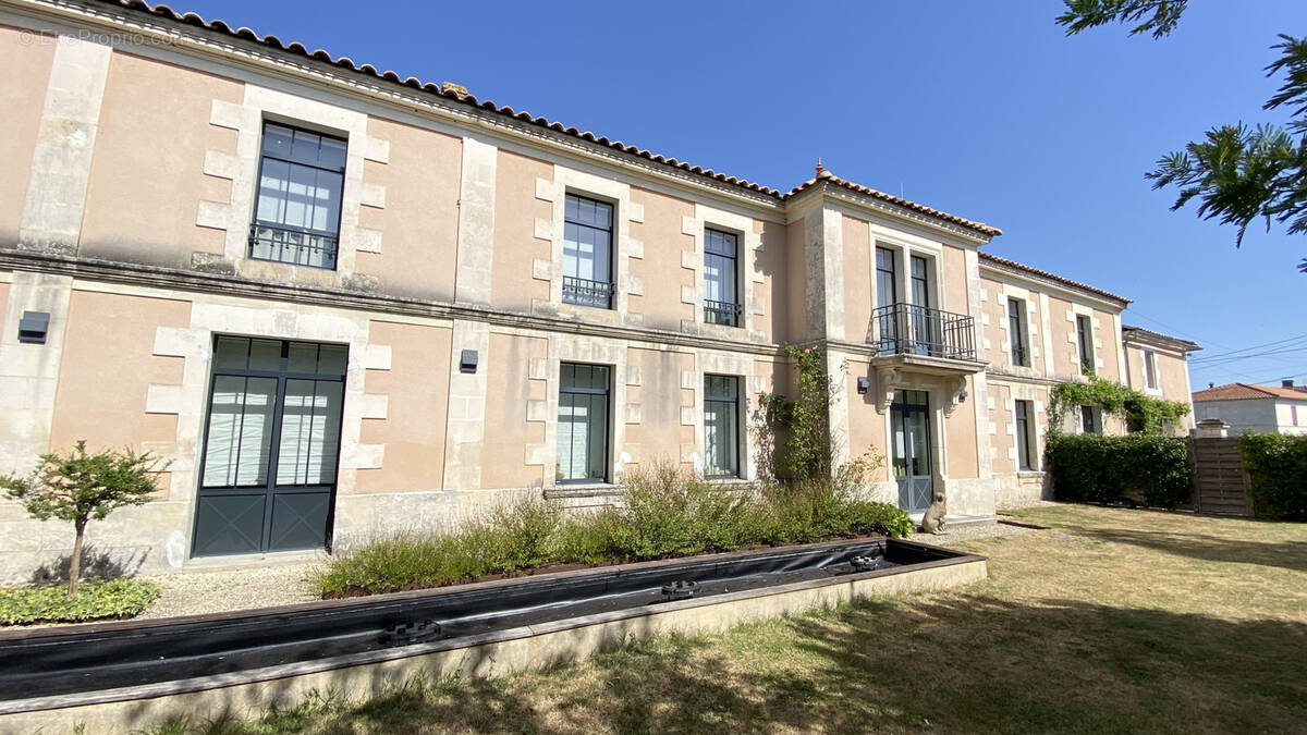 Maison à BRIE-SOUS-MORTAGNE