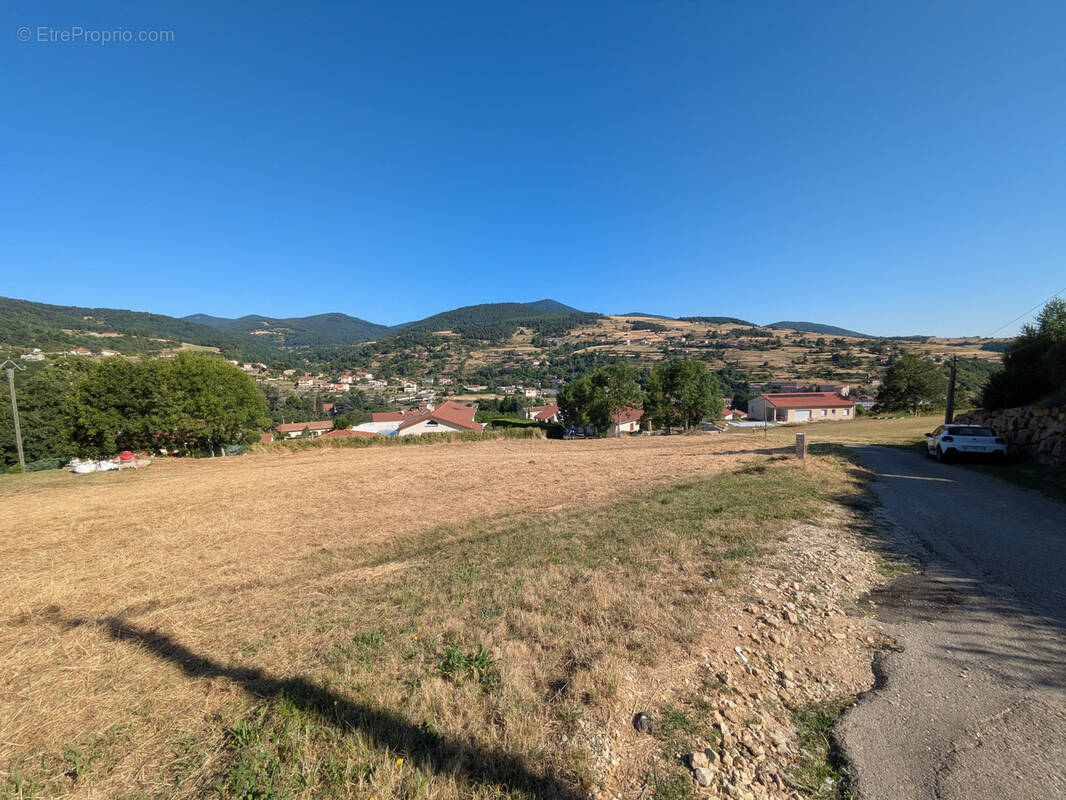 Terrain à SATILLIEU