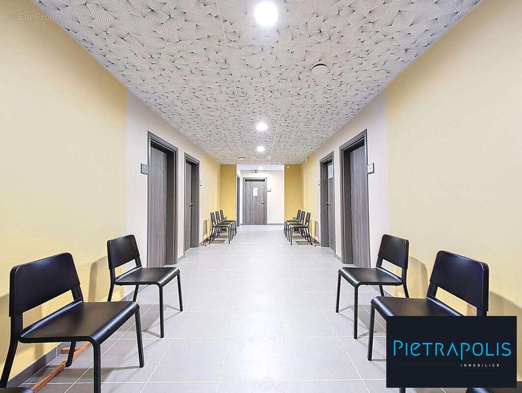 Commerce à IS-SUR-TILLE