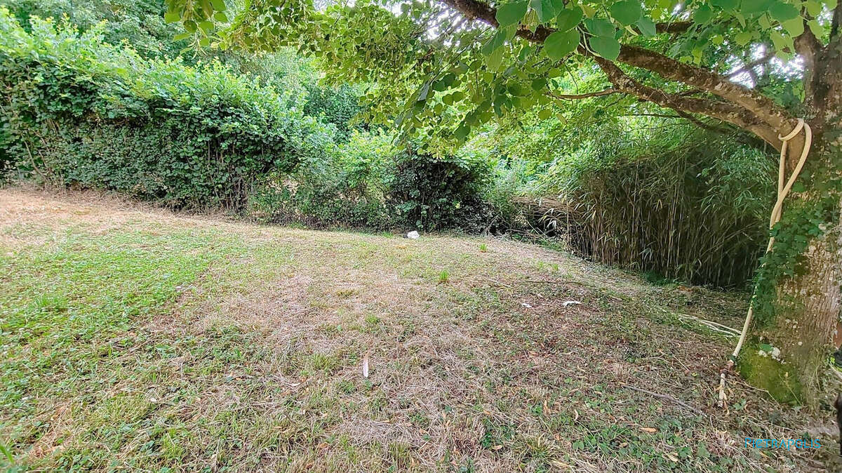 Terrain à POMMIER-DE-BEAUREPAIRE