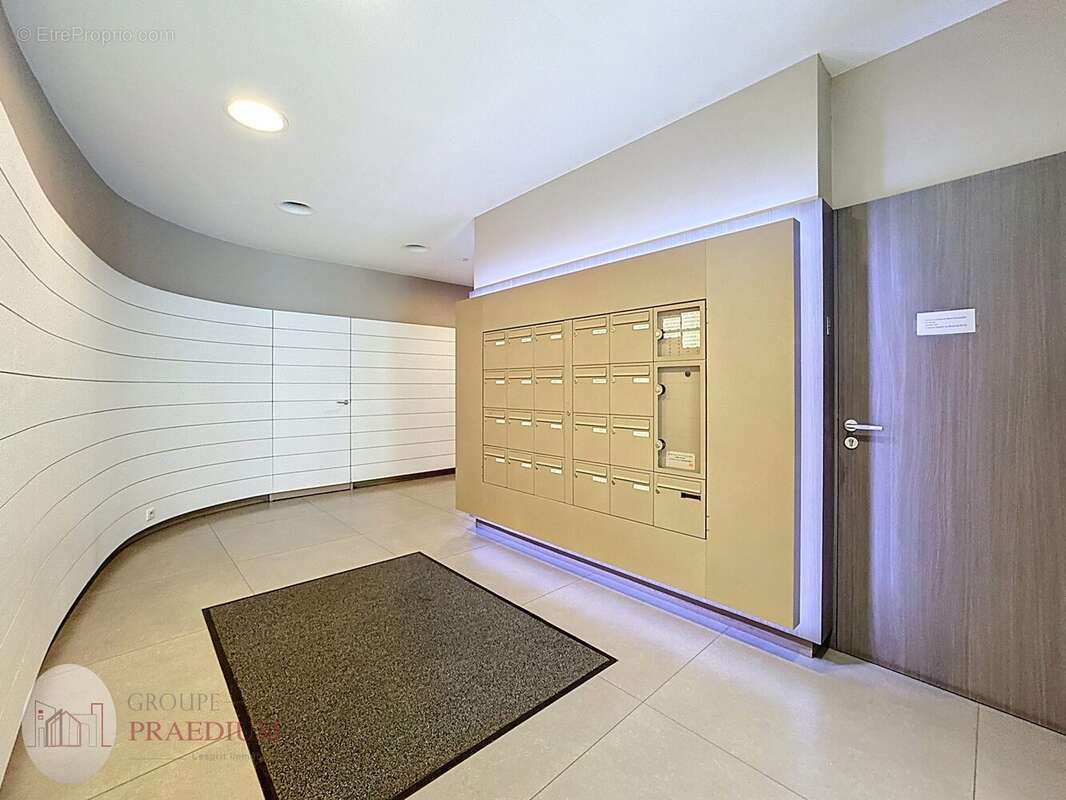 Appartement à PARIS-8E