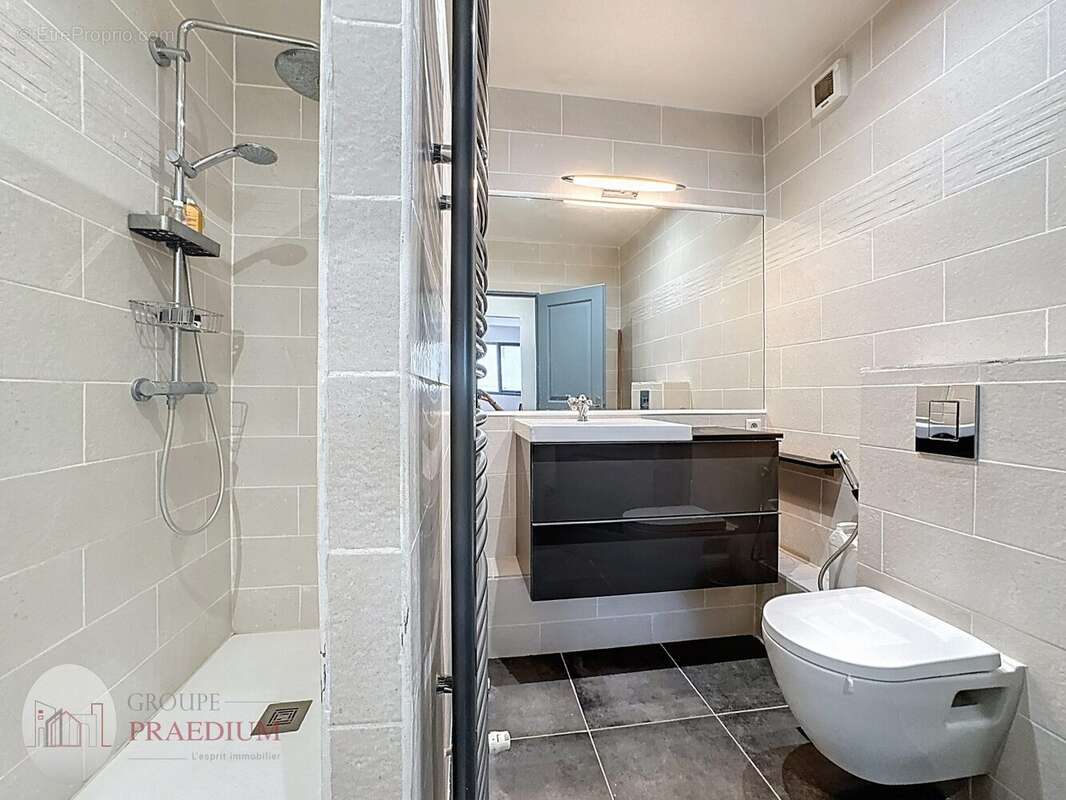 Appartement à PARIS-8E
