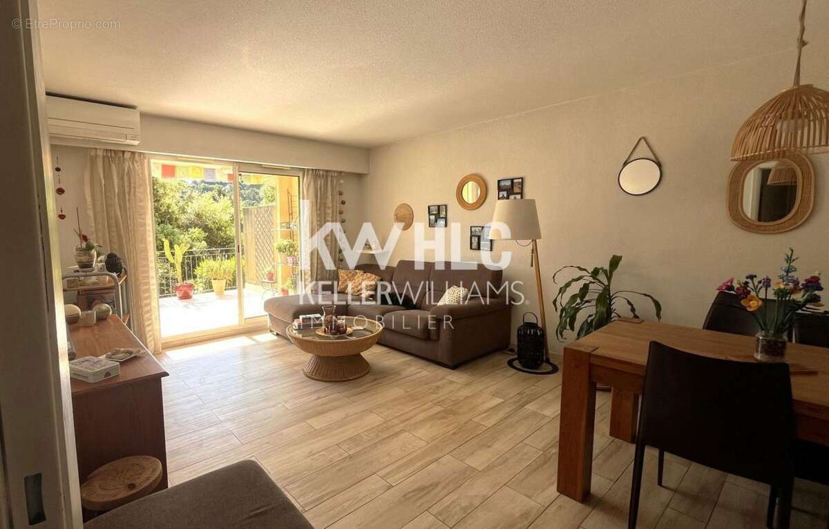 Appartement à MOUGINS