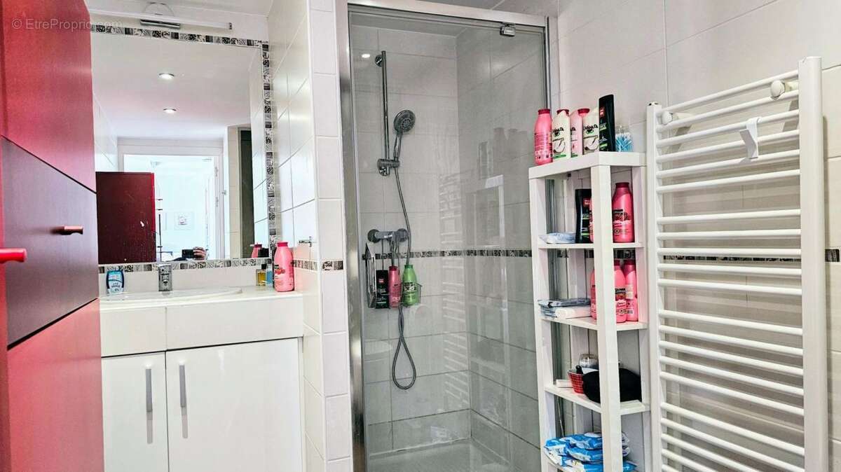 Appartement à VALLAURIS