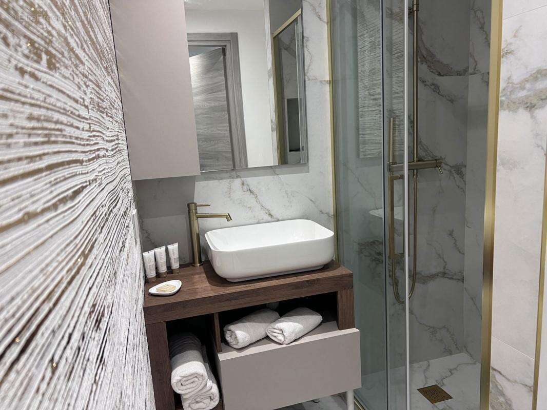 Appartement à VALLAURIS