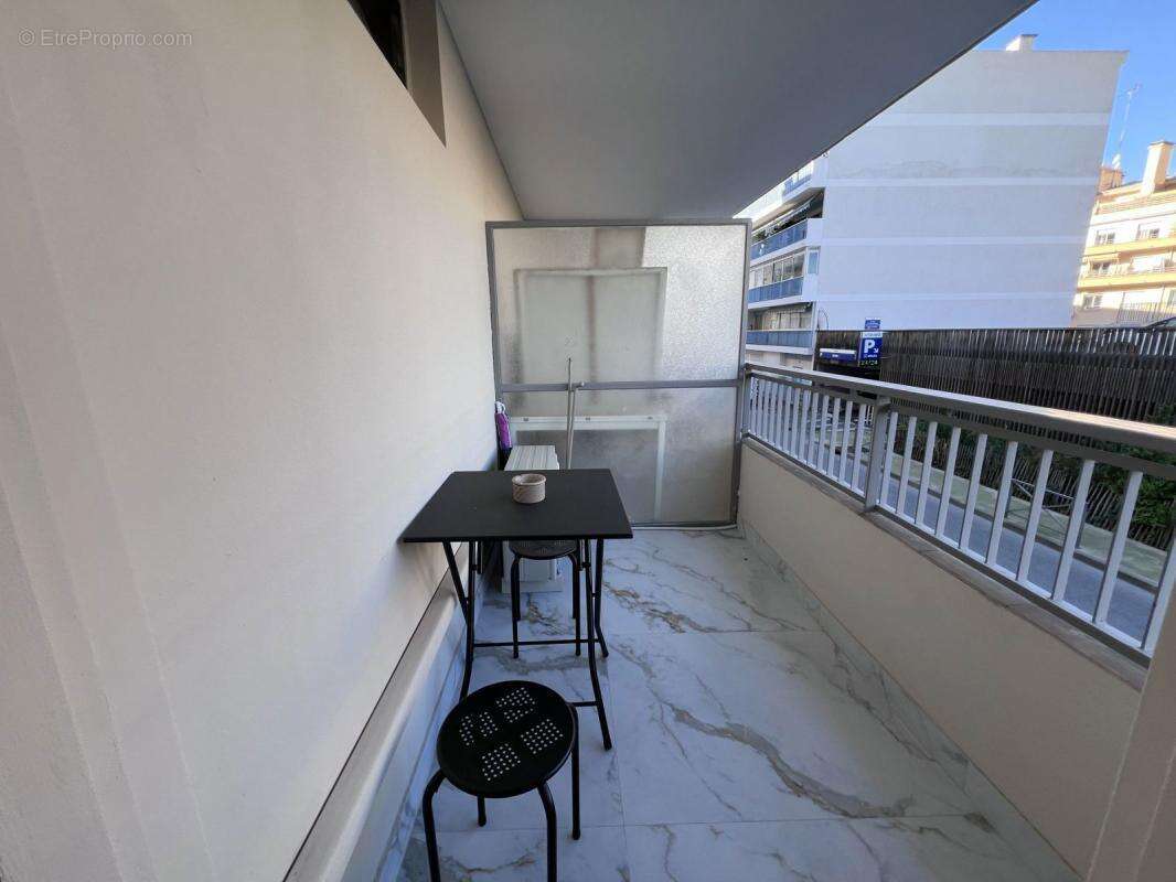 Appartement à VALLAURIS