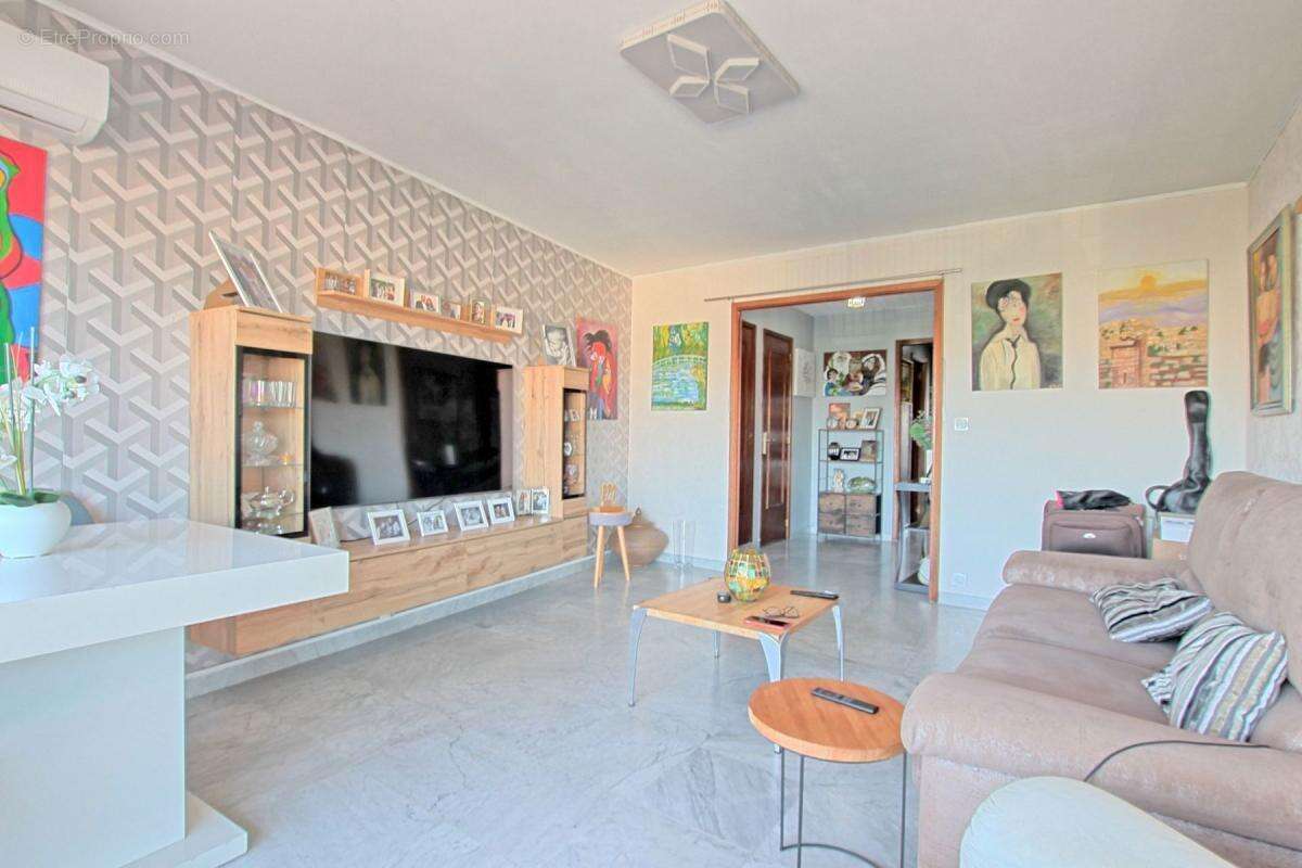 Appartement à MANDELIEU-LA-NAPOULE