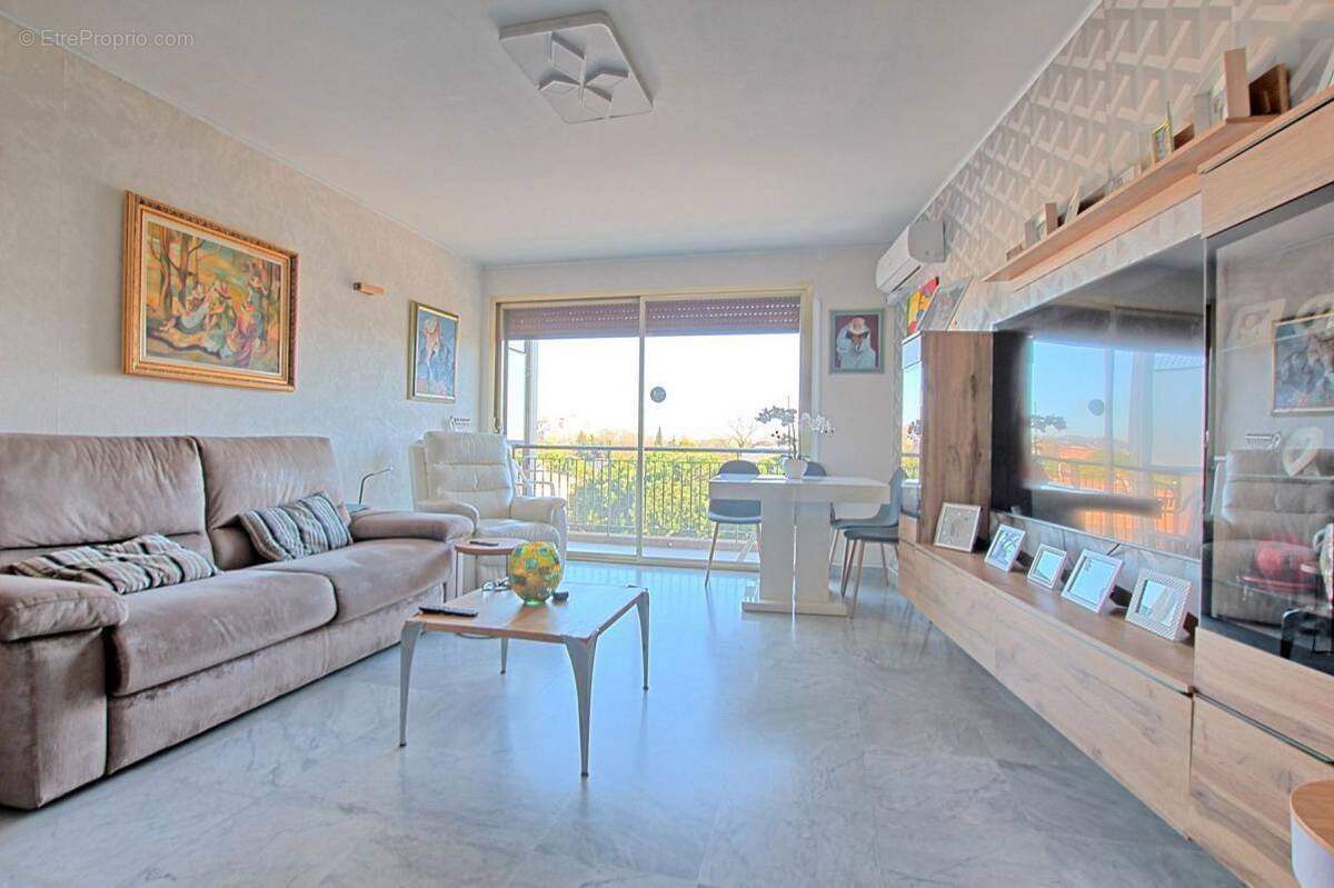 Appartement à MANDELIEU-LA-NAPOULE