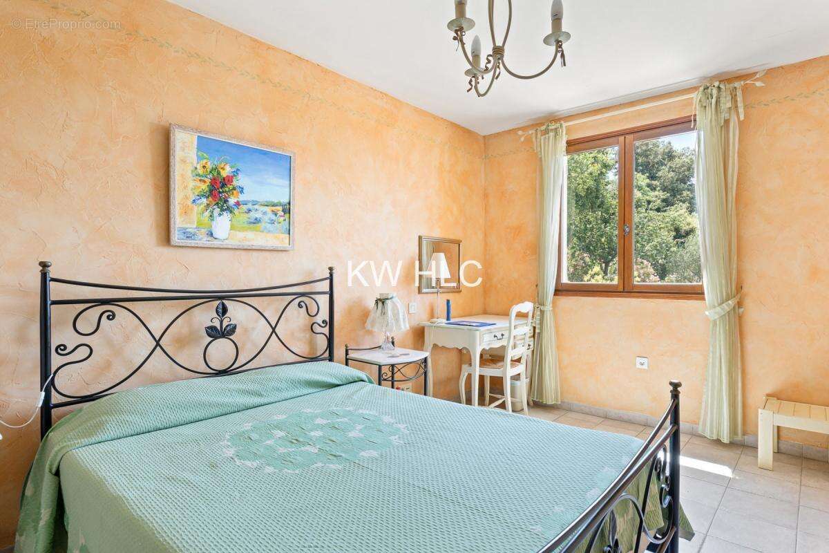 Maison à MONTAUROUX