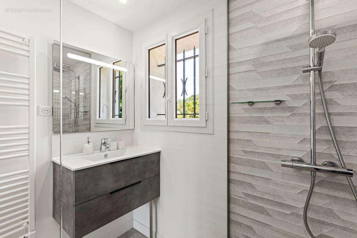 Maison à MOUANS-SARTOUX