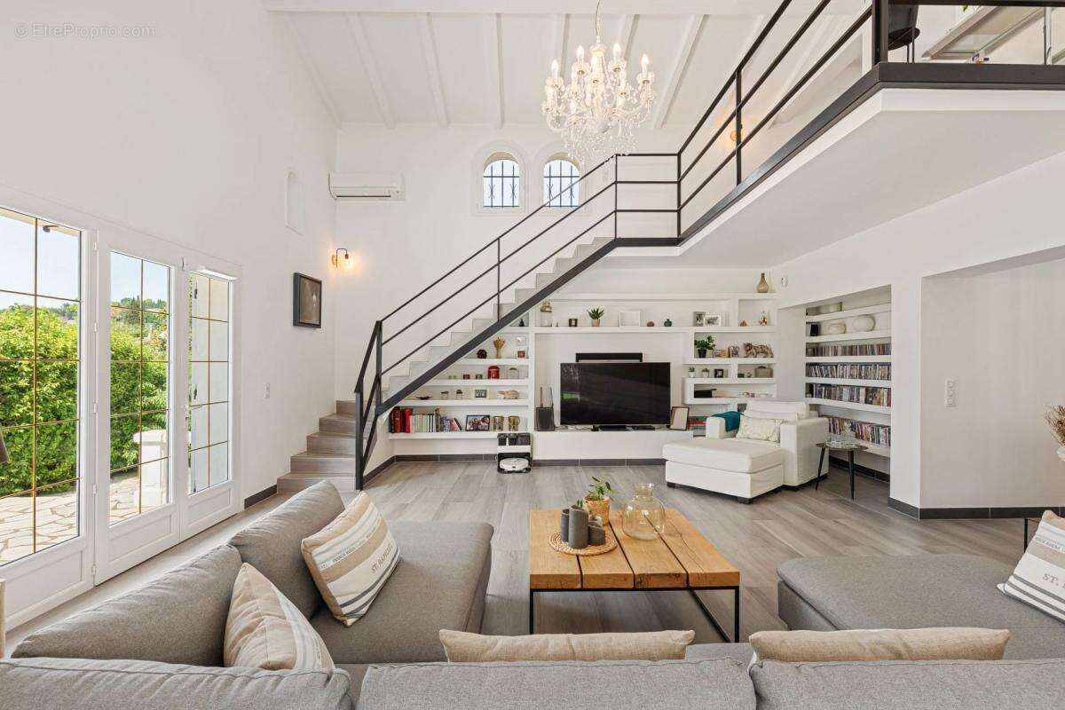 Maison à MOUANS-SARTOUX