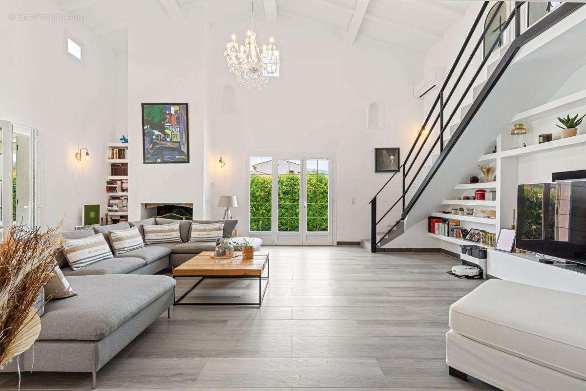 Maison à MOUANS-SARTOUX