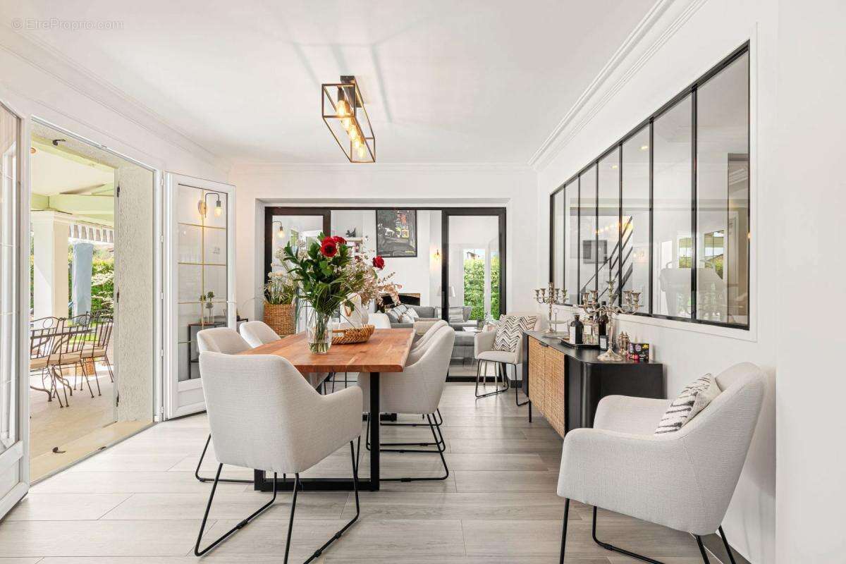 Maison à MOUANS-SARTOUX