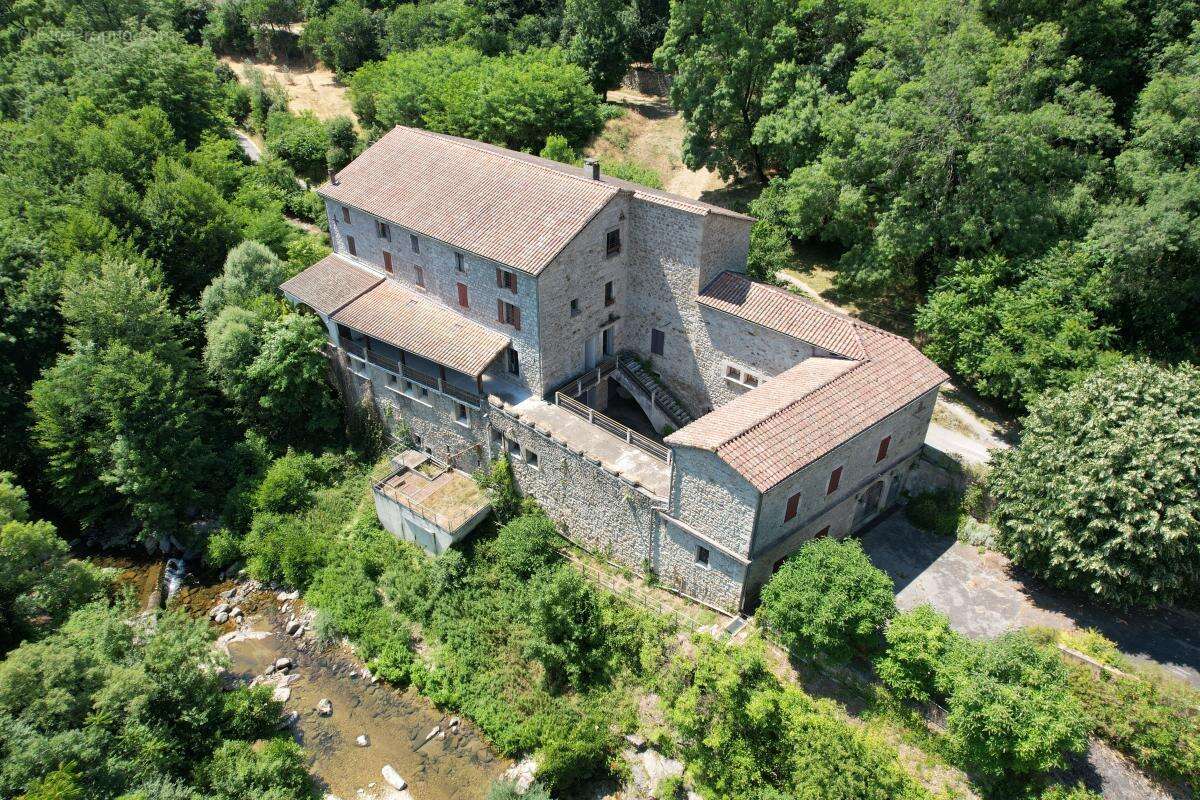 Commerce à LARGENTIERE