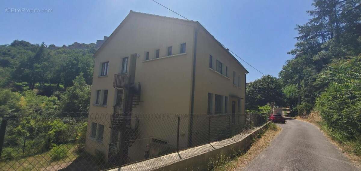 Commerce à LARGENTIERE