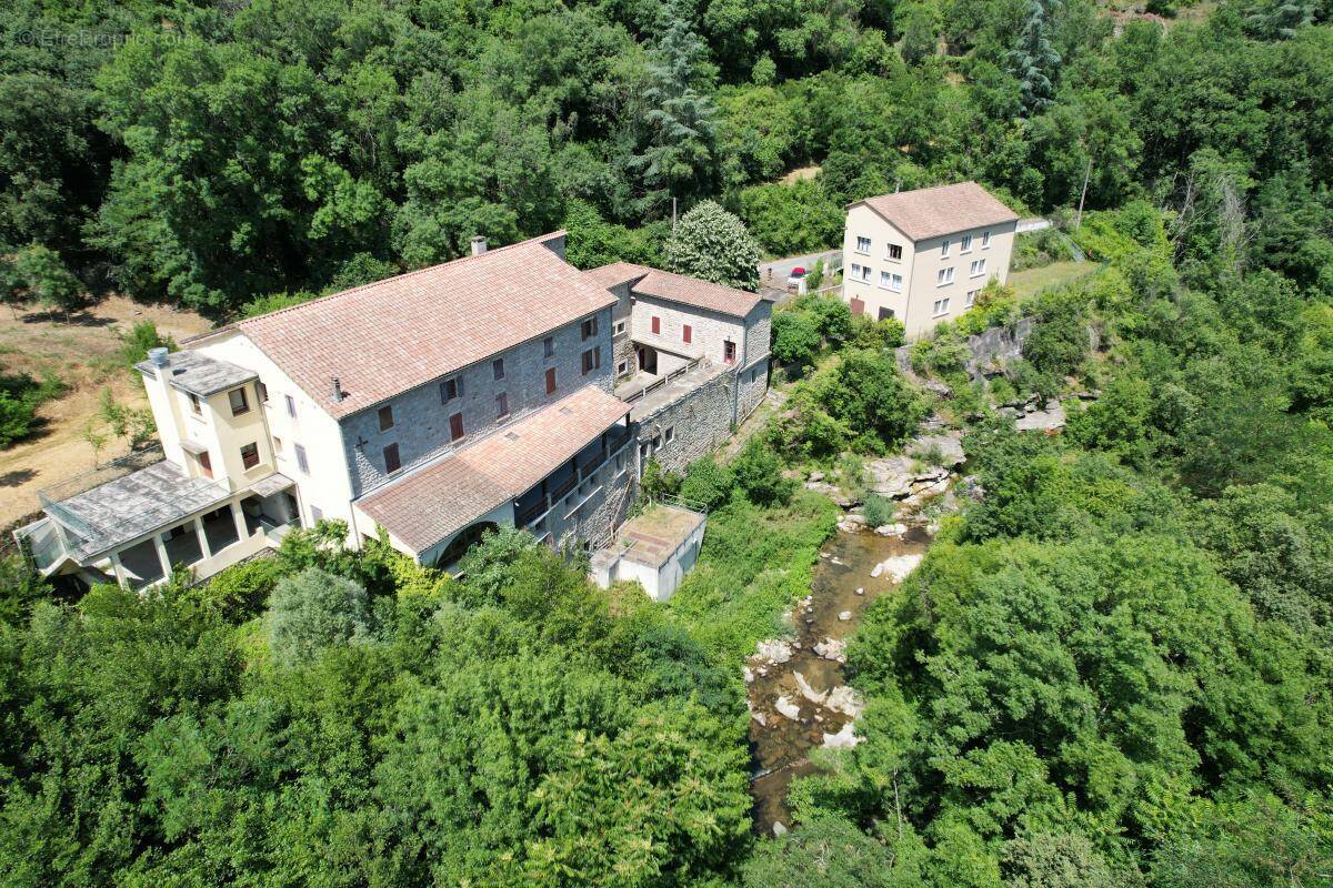 Commerce à LARGENTIERE