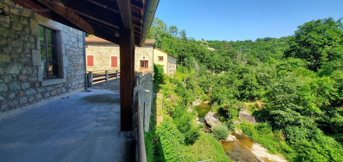 Commerce à LARGENTIERE