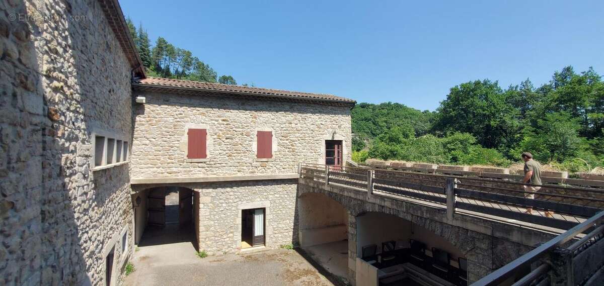 Commerce à LARGENTIERE