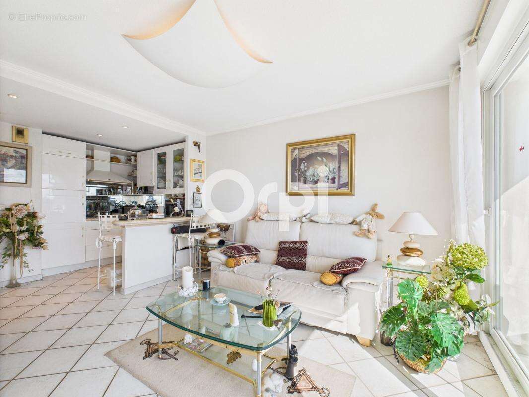 Appartement à MANDELIEU-LA-NAPOULE