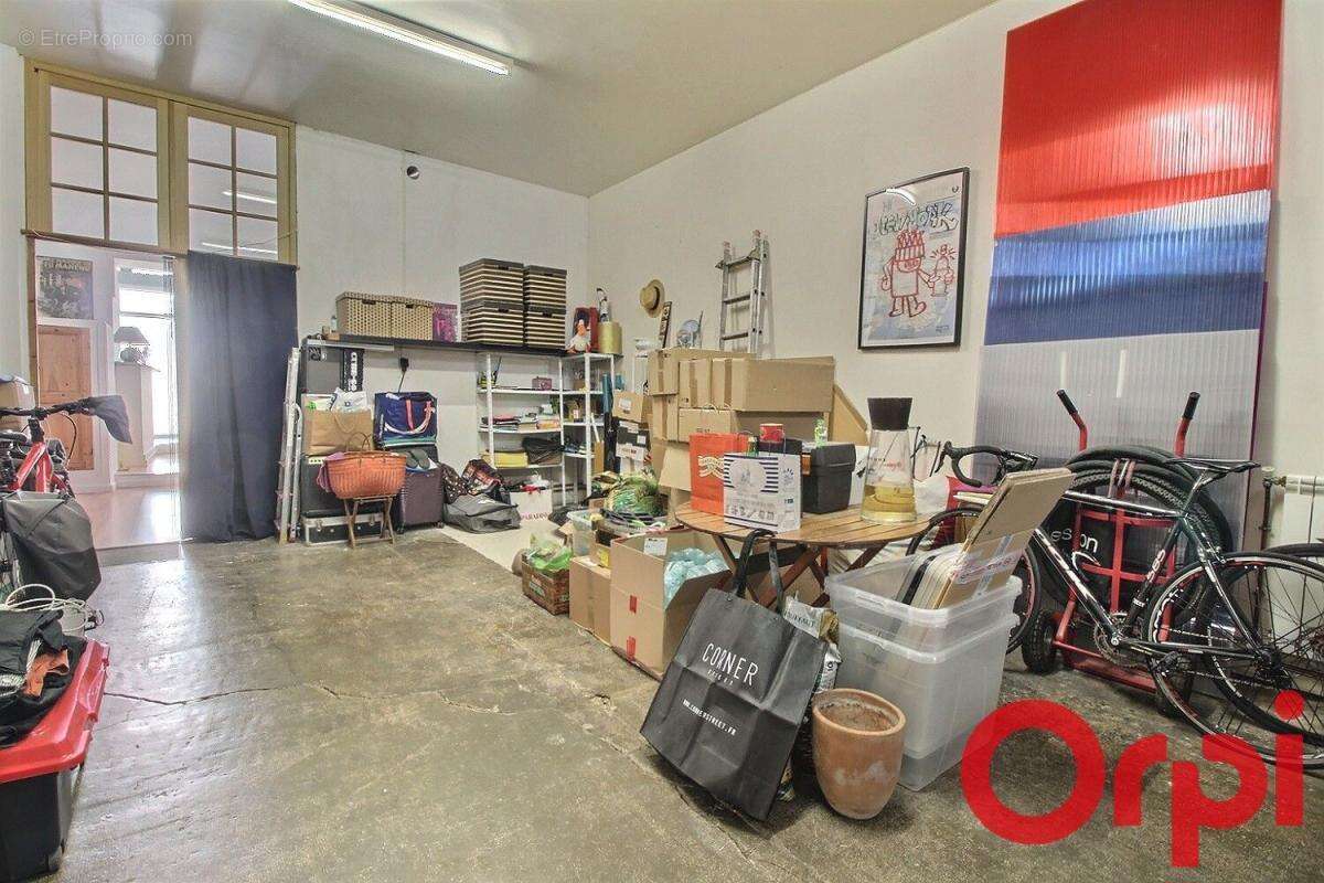 Commerce à MARSEILLE-5E