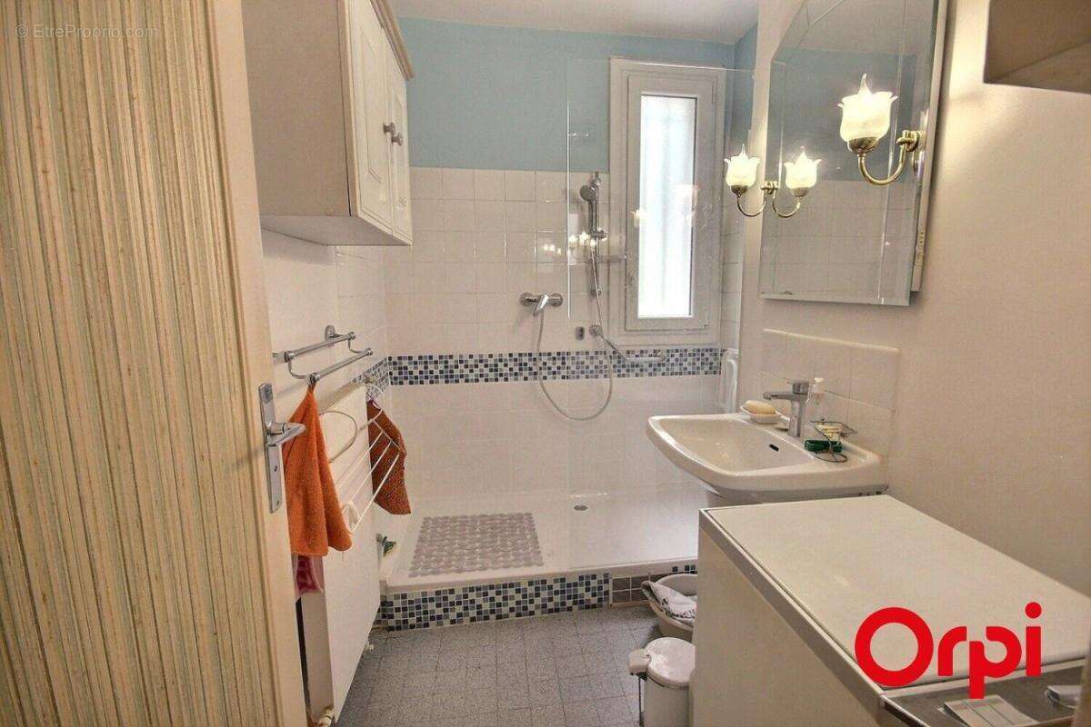 Appartement à MARSEILLE-11E