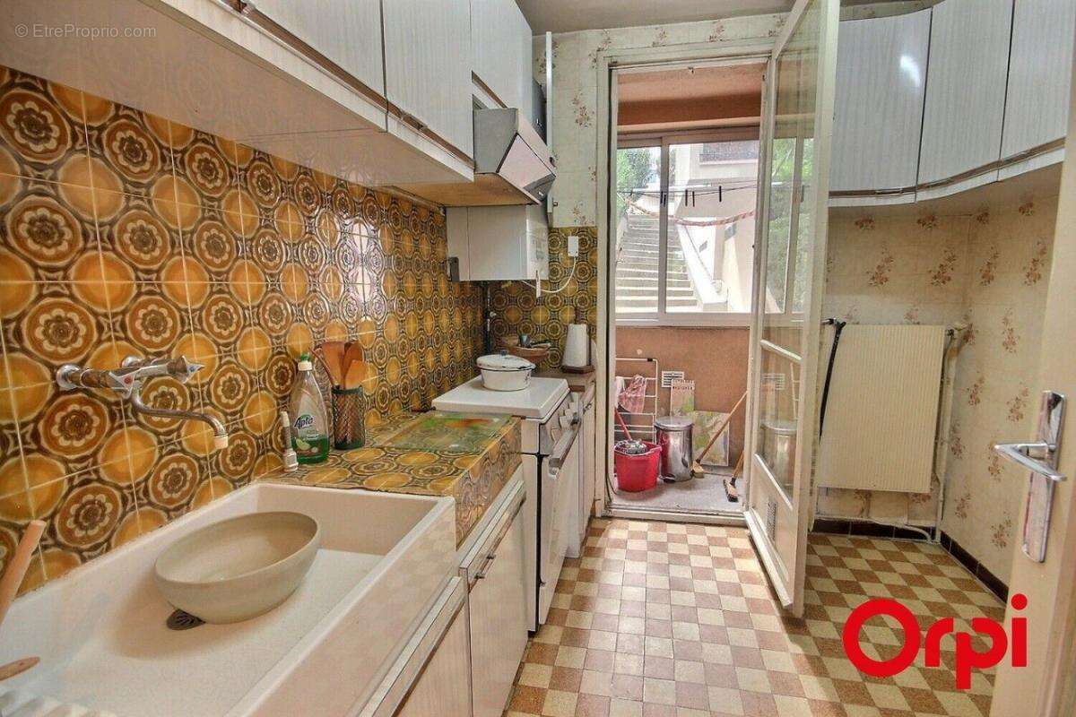 Appartement à MARSEILLE-11E