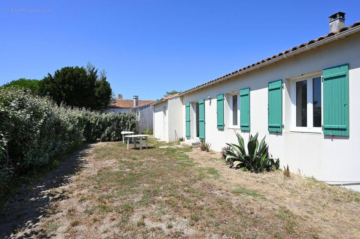 Maison à SAINT-CLEMENT-DES-BALEINES