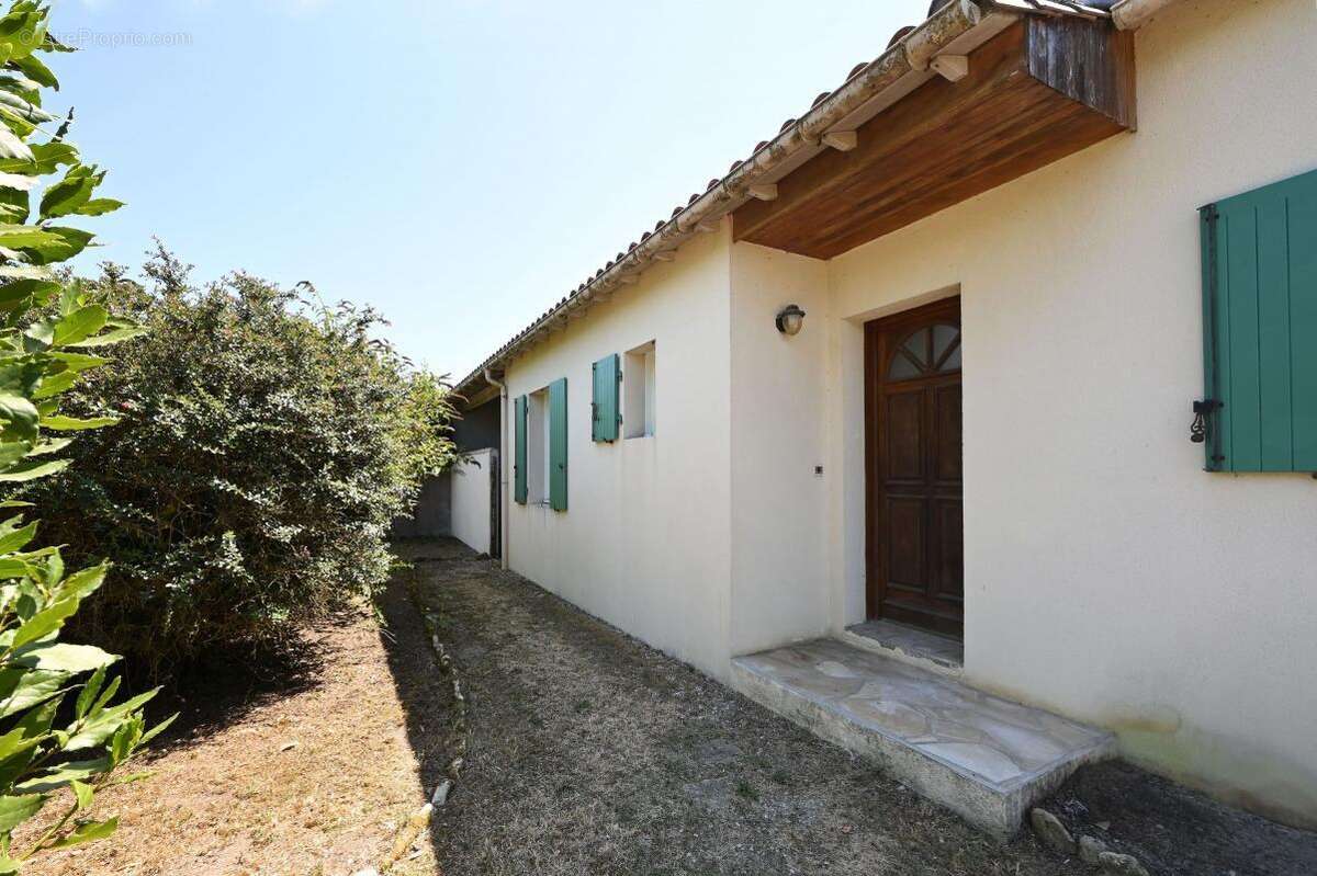 Maison à SAINT-CLEMENT-DES-BALEINES