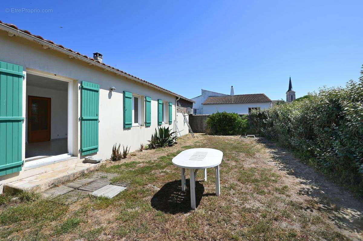 Maison à SAINT-CLEMENT-DES-BALEINES