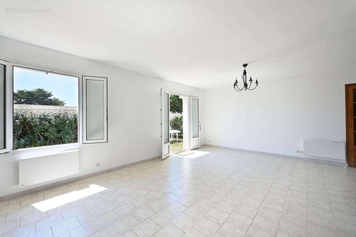 Maison à SAINT-CLEMENT-DES-BALEINES